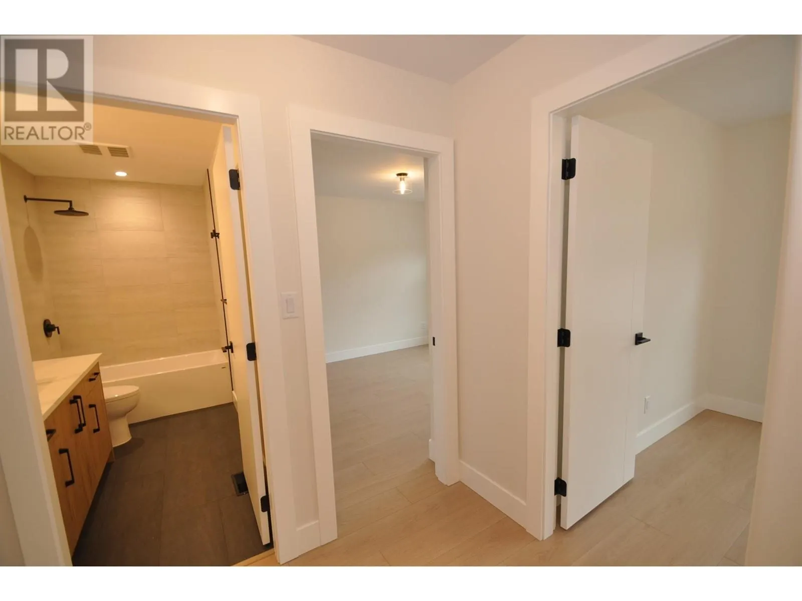 910 LAKESIDE Drive Unit# 107