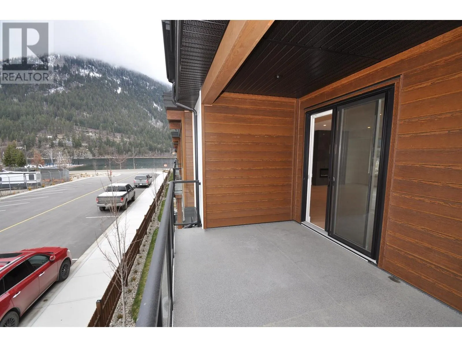 910 LAKESIDE Drive Unit# 107