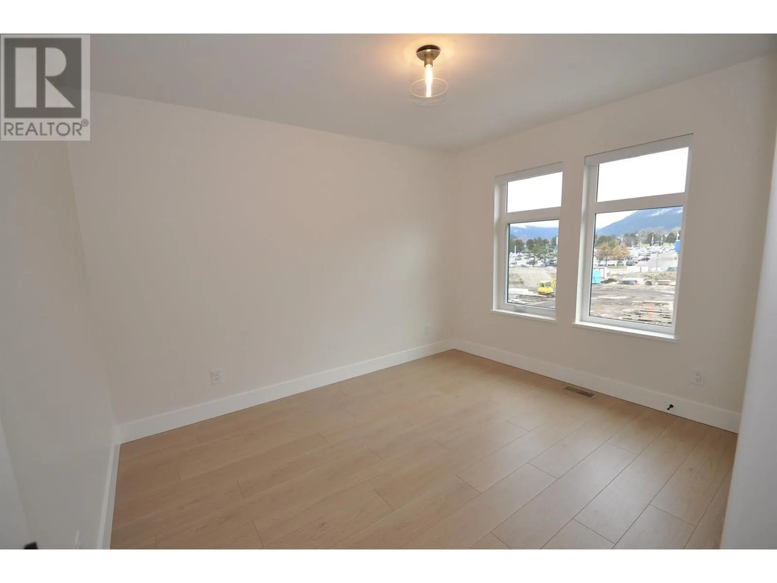 910 LAKESIDE Drive Unit# 107