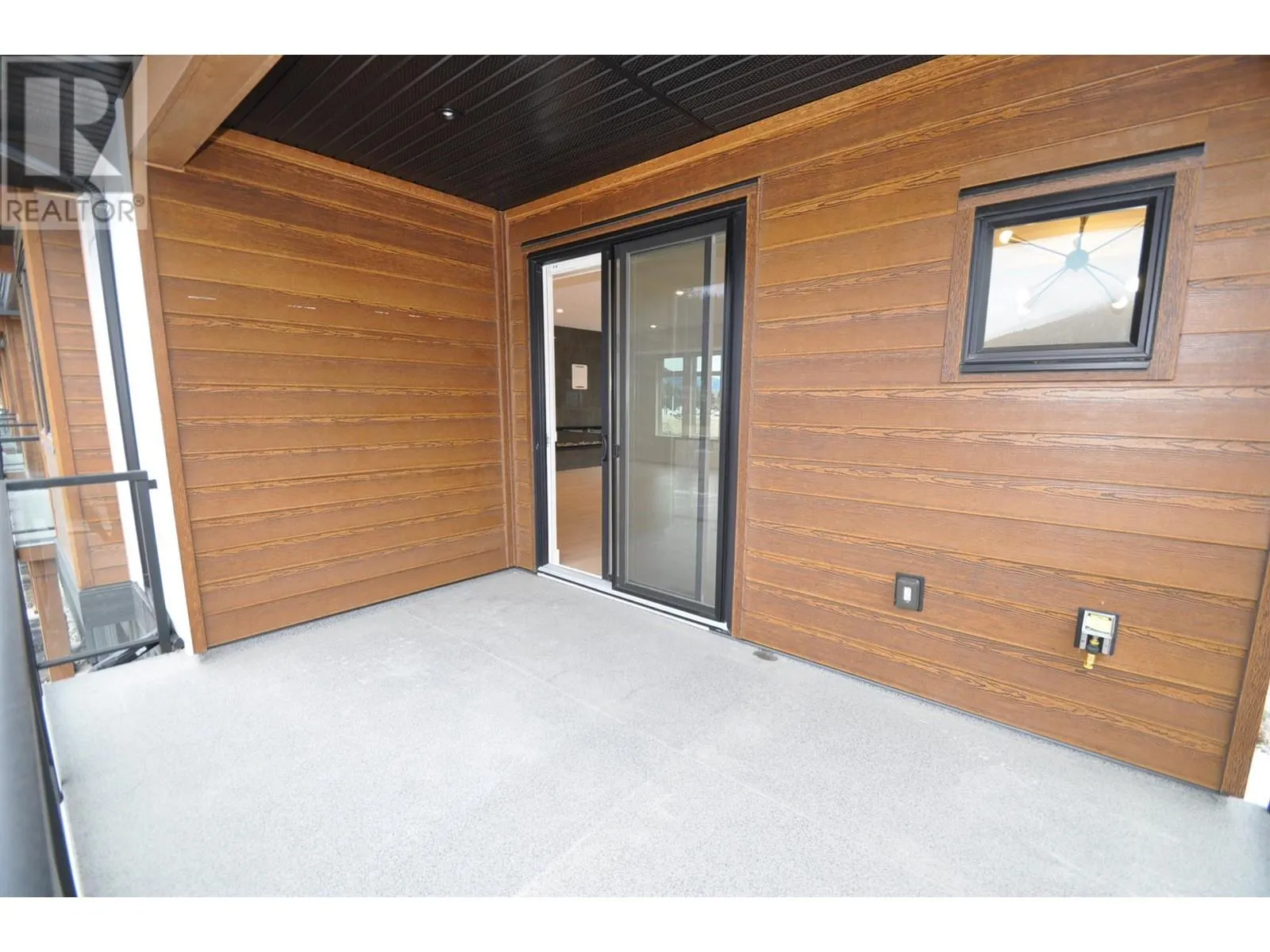 910 LAKESIDE Drive Unit# 107
