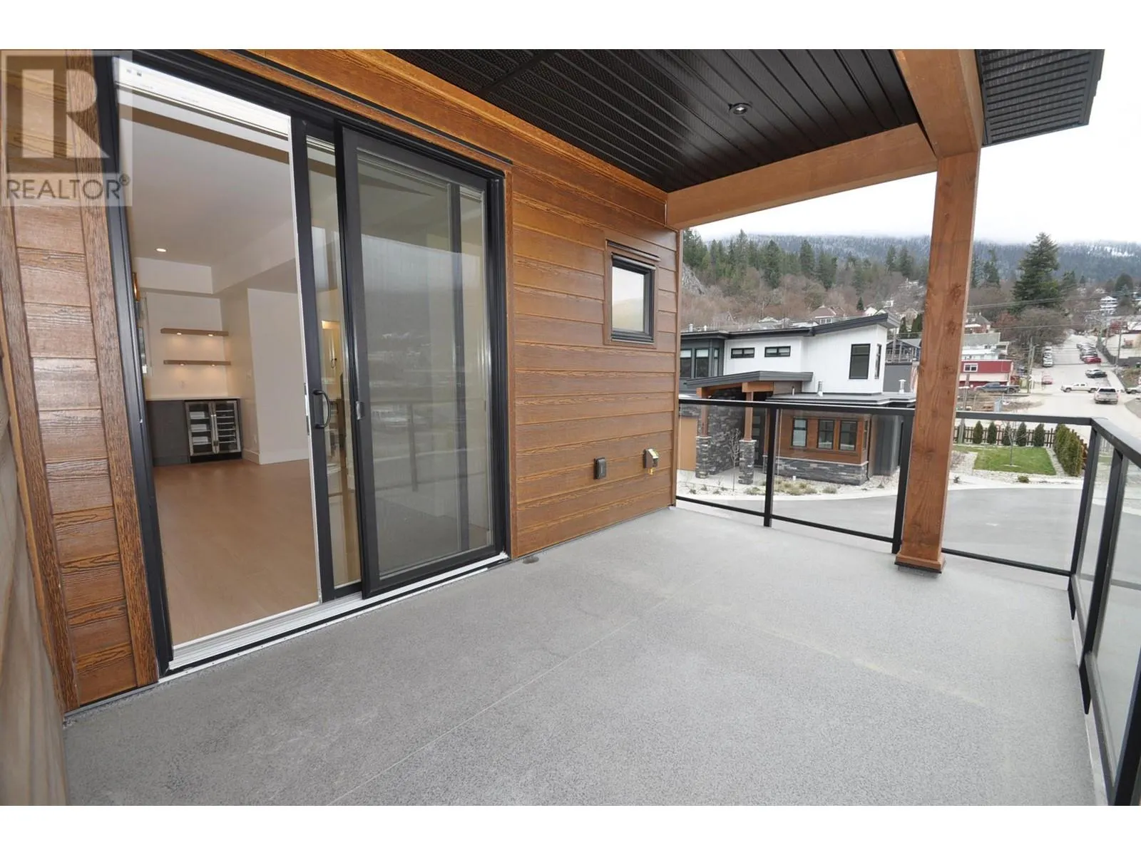 910 LAKESIDE Drive Unit# 107