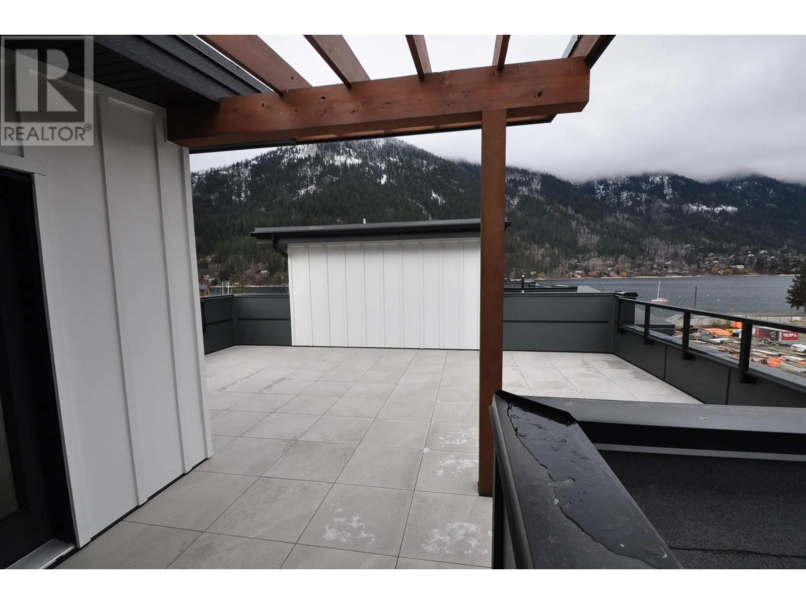 910 LAKESIDE Drive Unit# 107