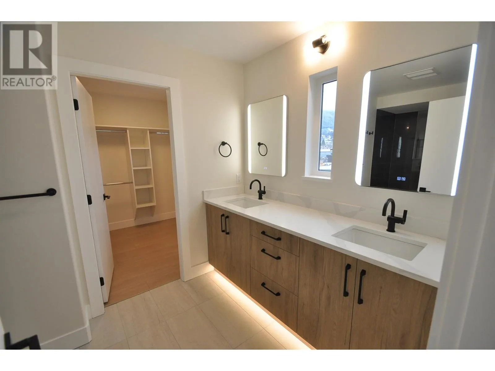 910 LAKESIDE Drive Unit# 107