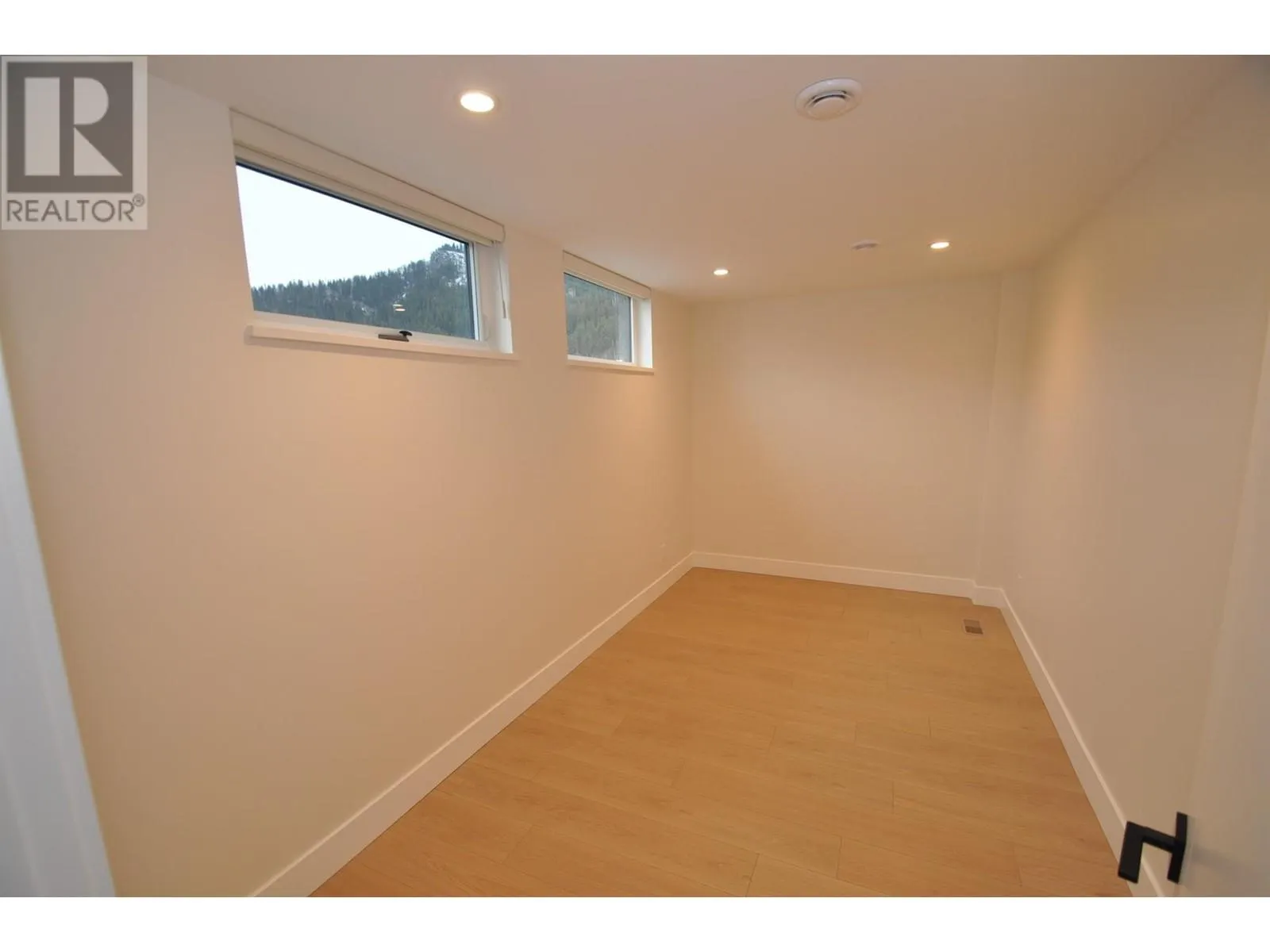 910 LAKESIDE Drive Unit# 107