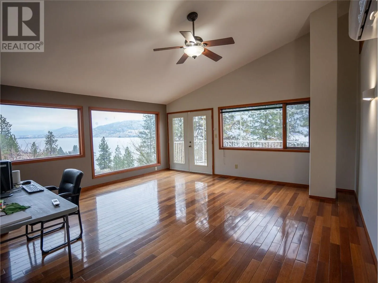 780 Pineview Drive