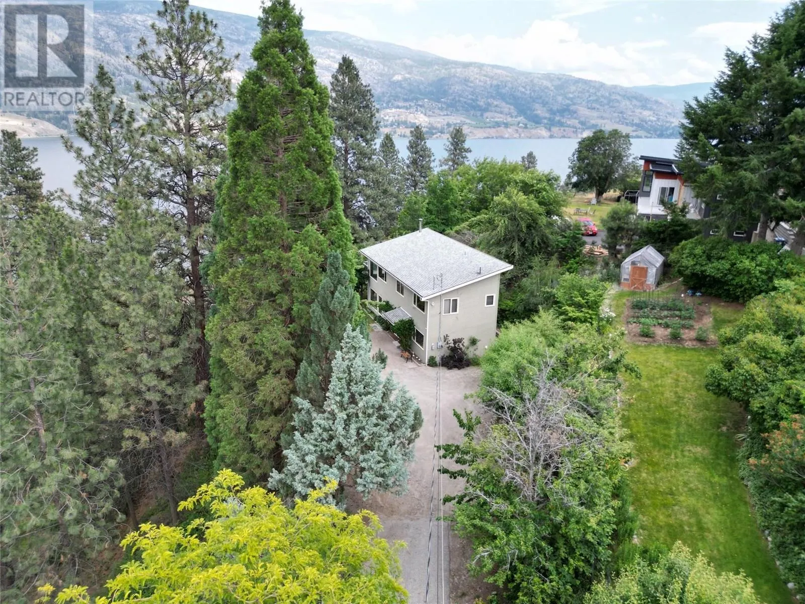 780 Pineview Drive