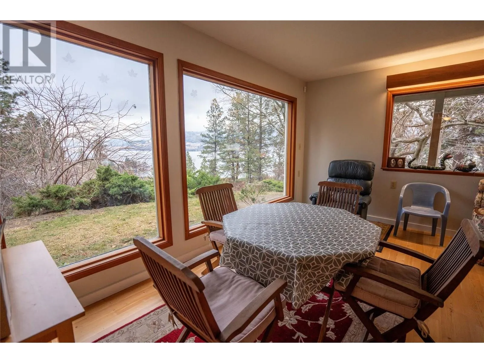 780 Pineview Drive