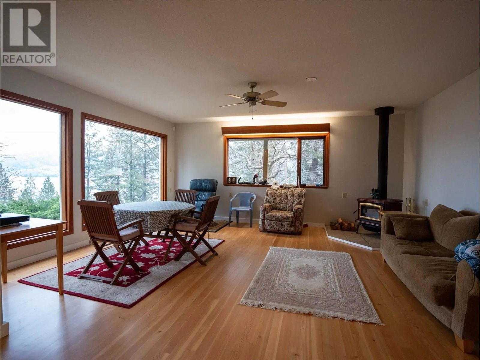 780 Pineview Drive