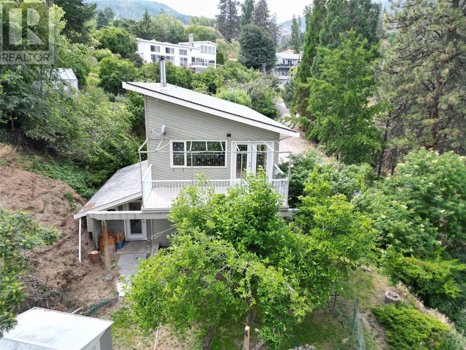 780 Pineview Drive