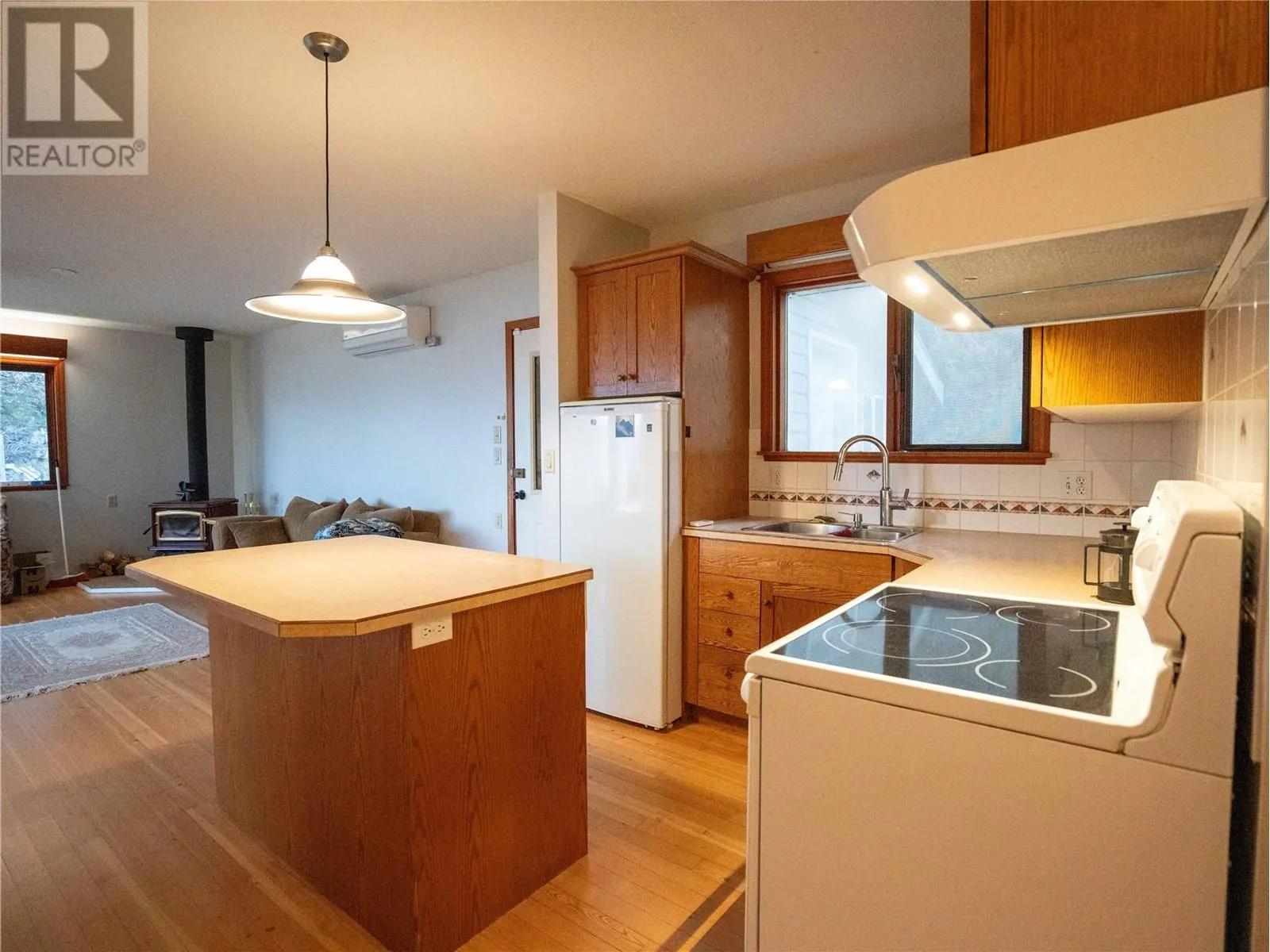 780 Pineview Drive