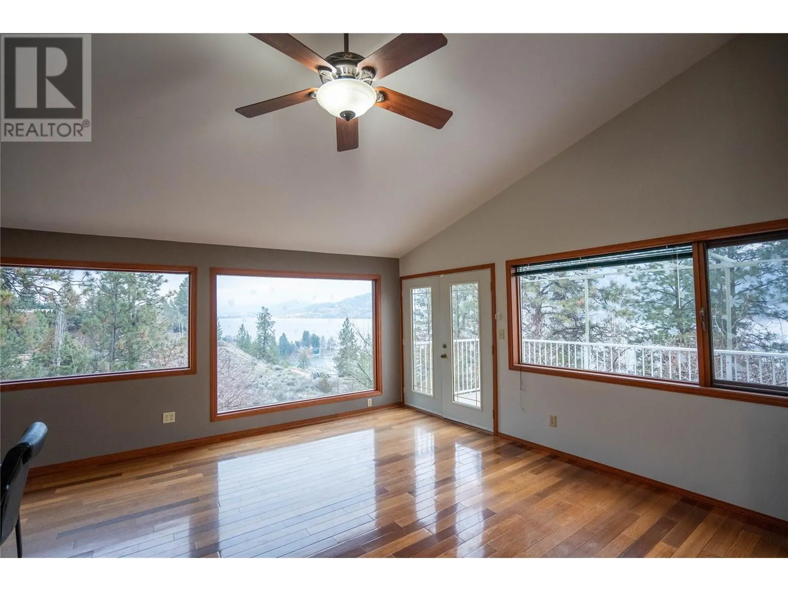 780 Pineview Drive