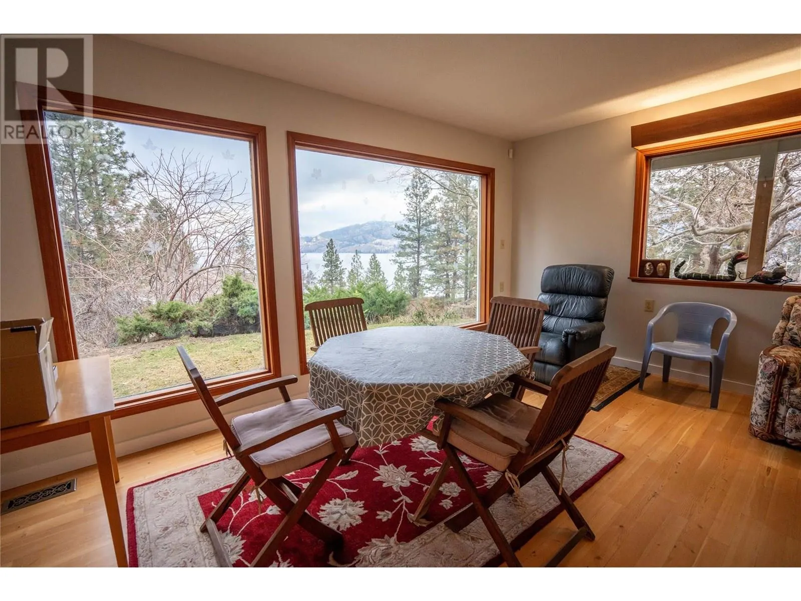 780 Pineview Drive