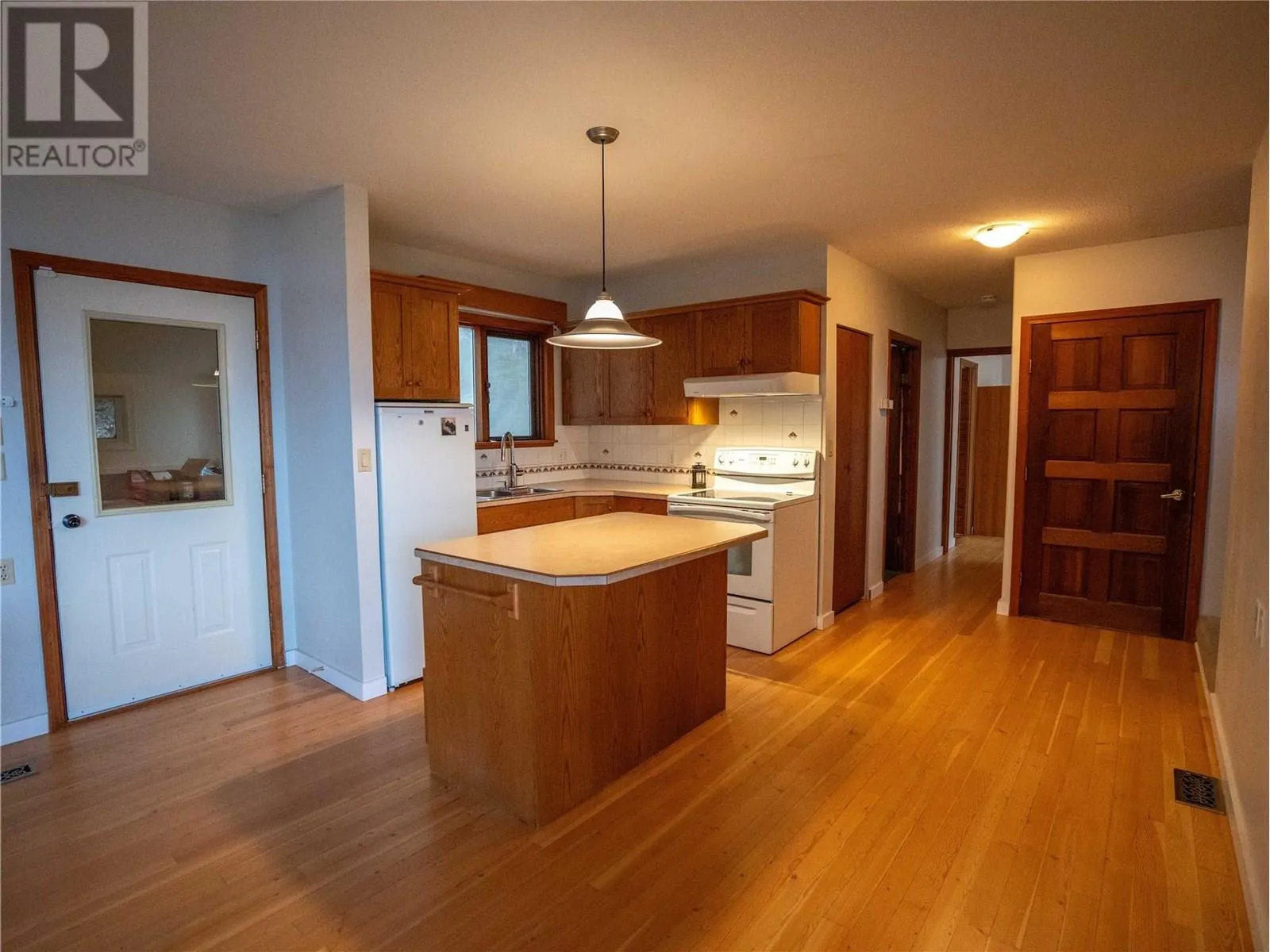 780 Pineview Drive