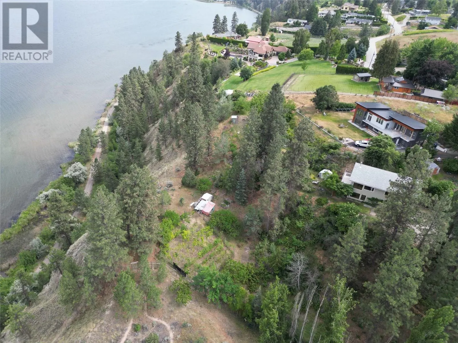 780 Pineview Drive