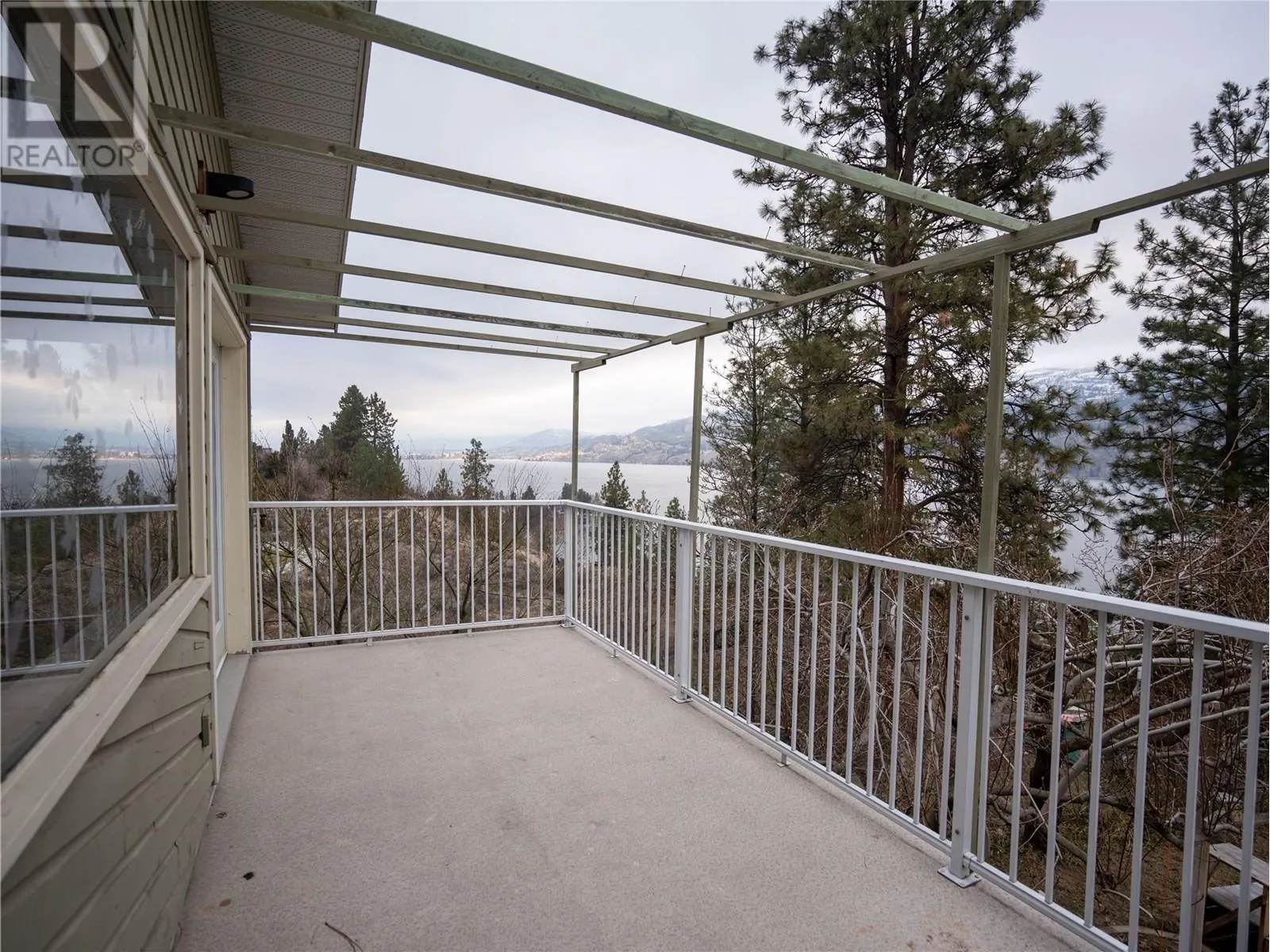 780 Pineview Drive