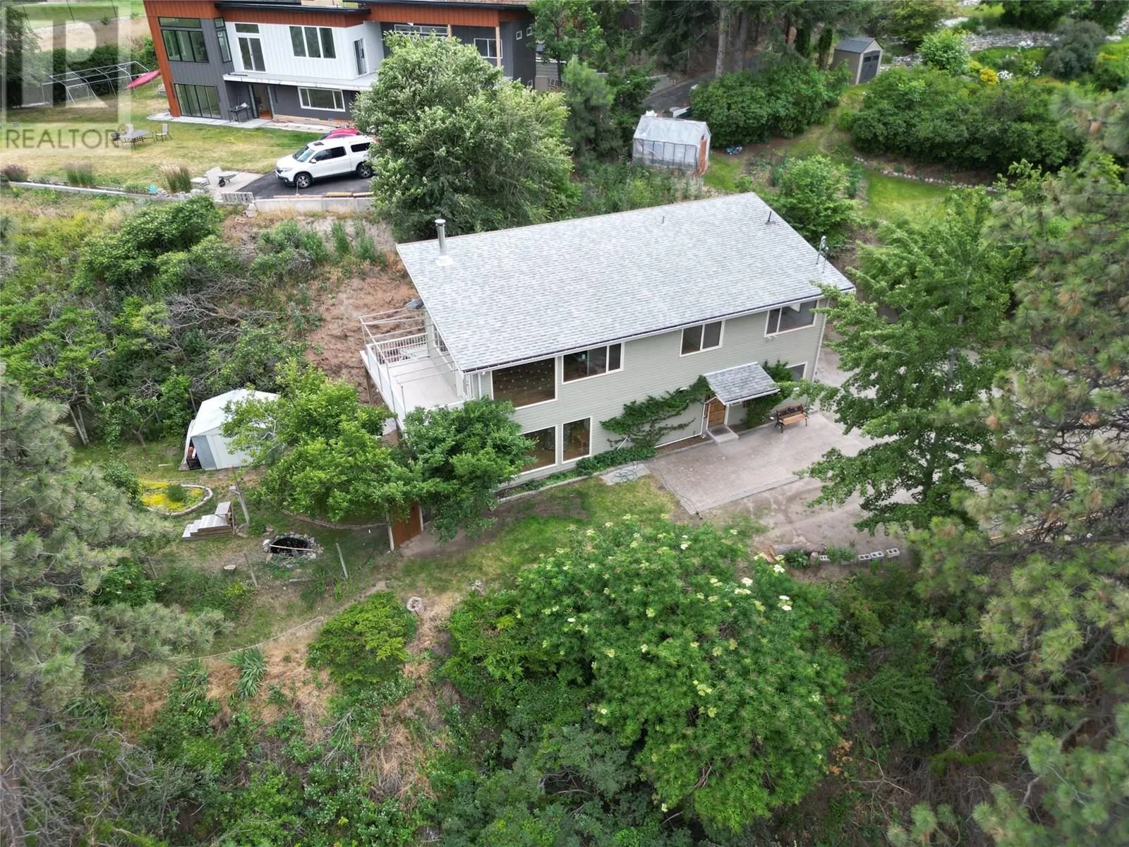 780 Pineview Drive