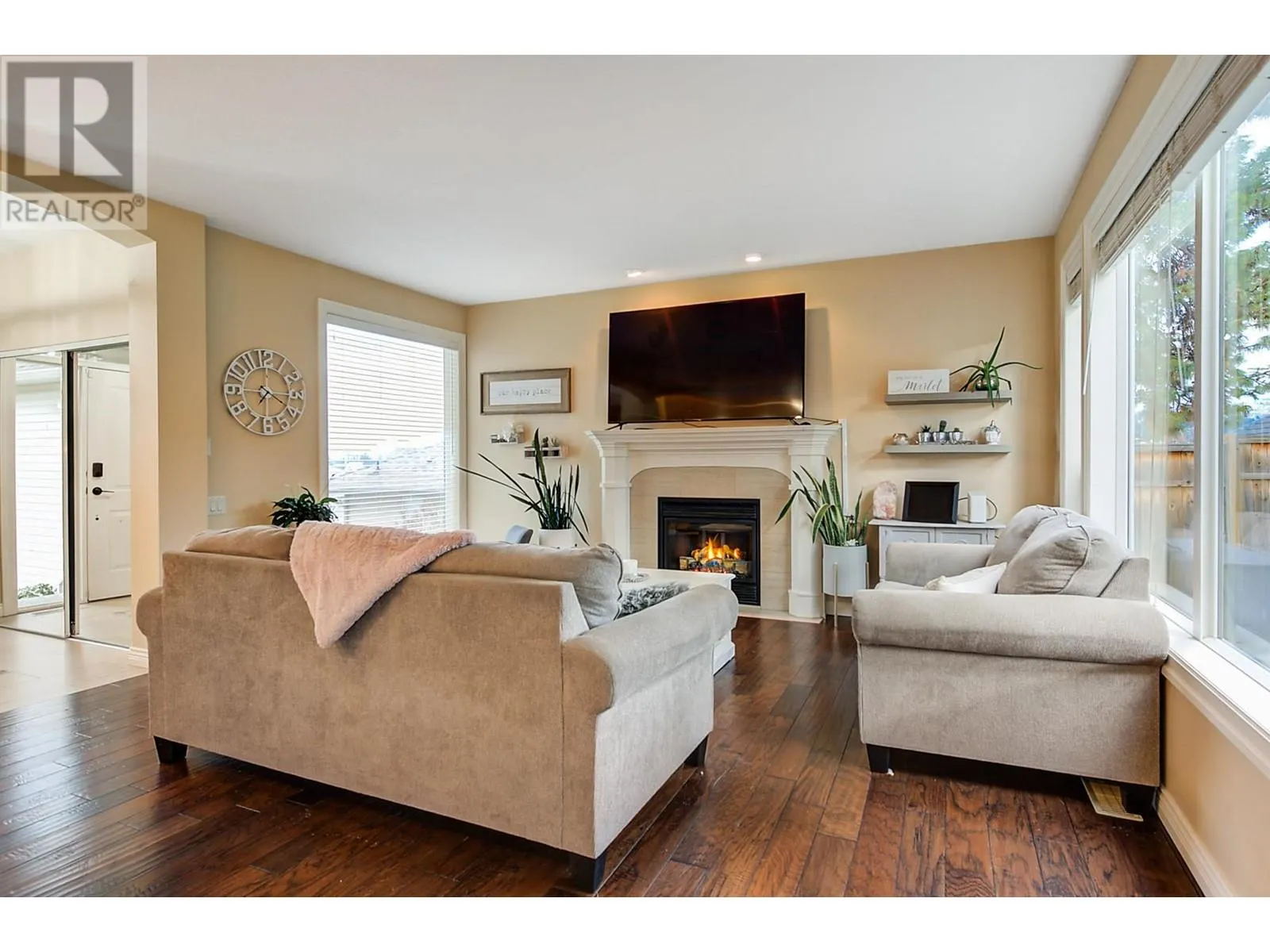 4897 Warbler Court