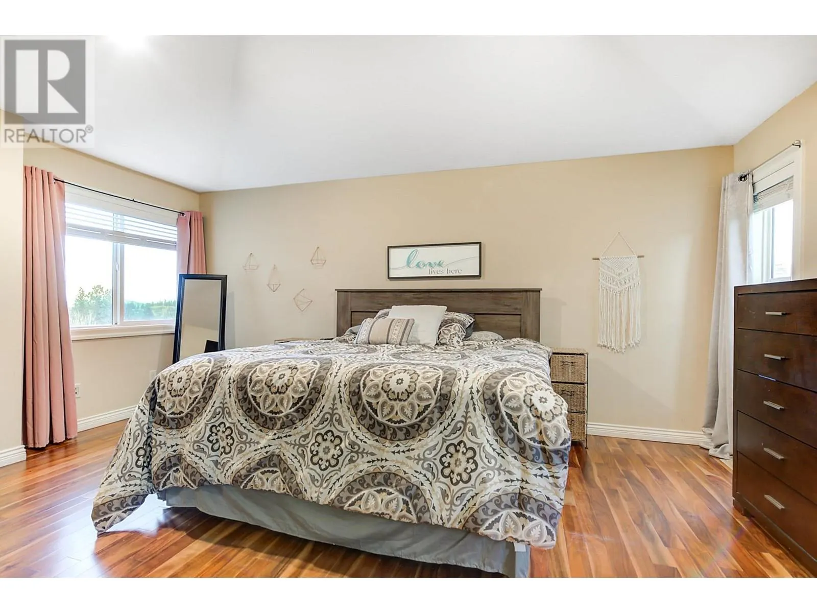 4897 Warbler Court