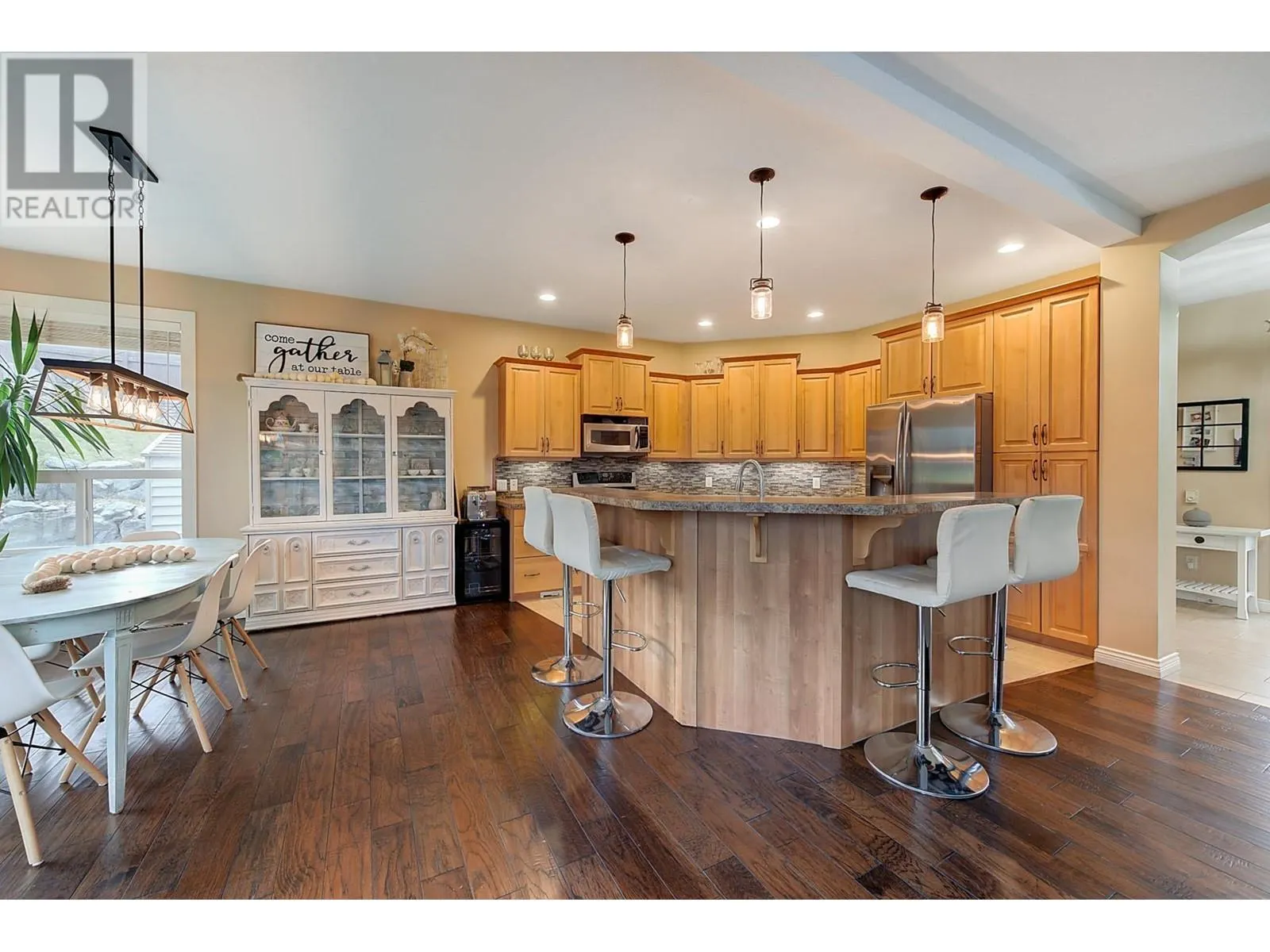 4897 Warbler Court