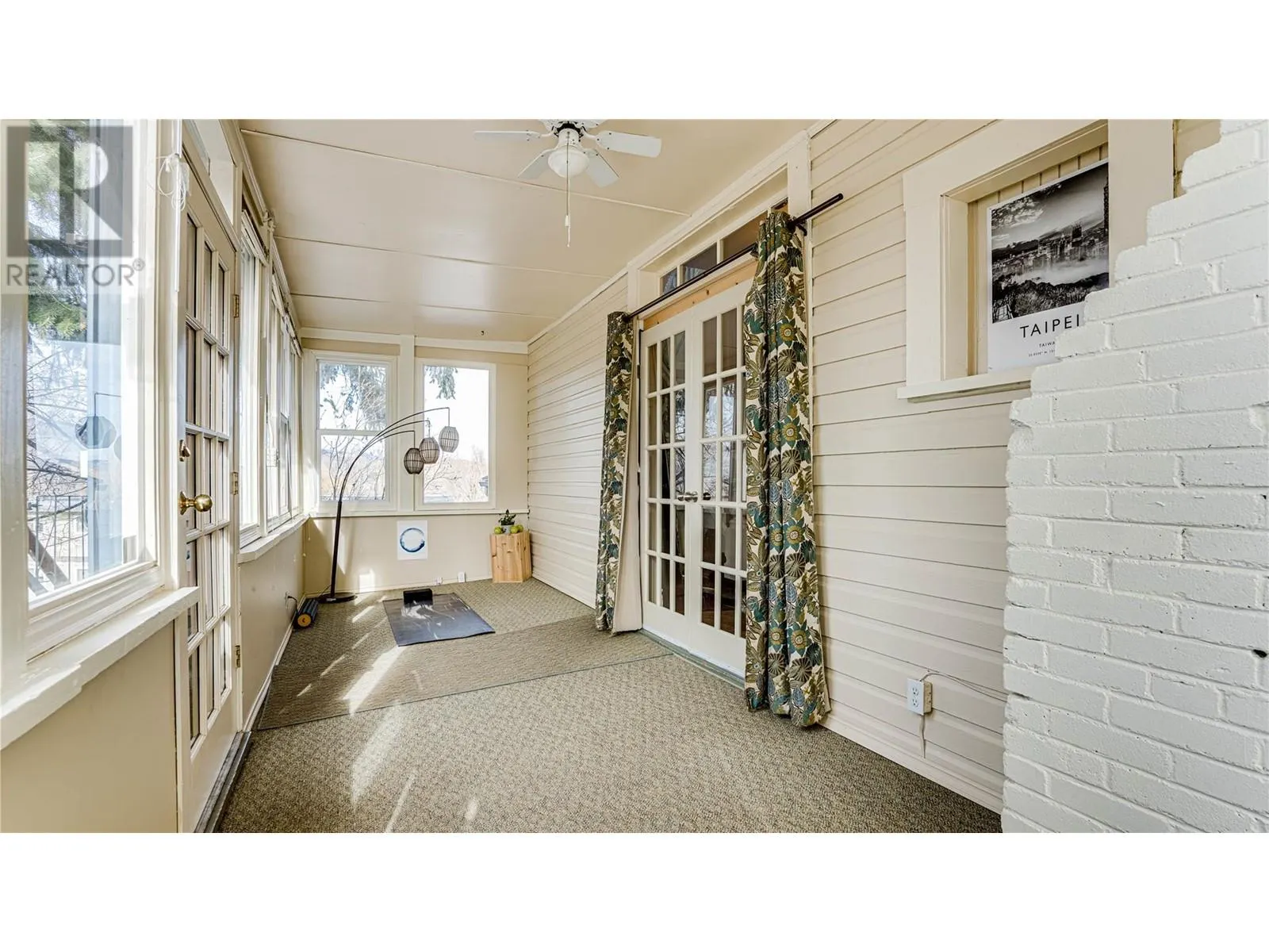 4008 Pleasant Valley Road