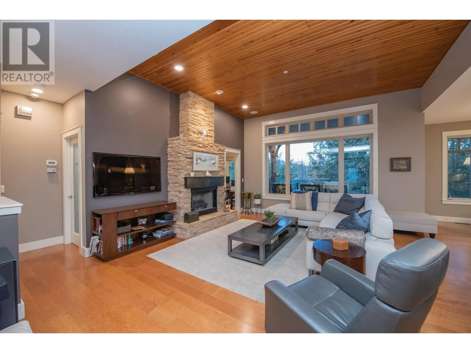 108 Mashie Crescent