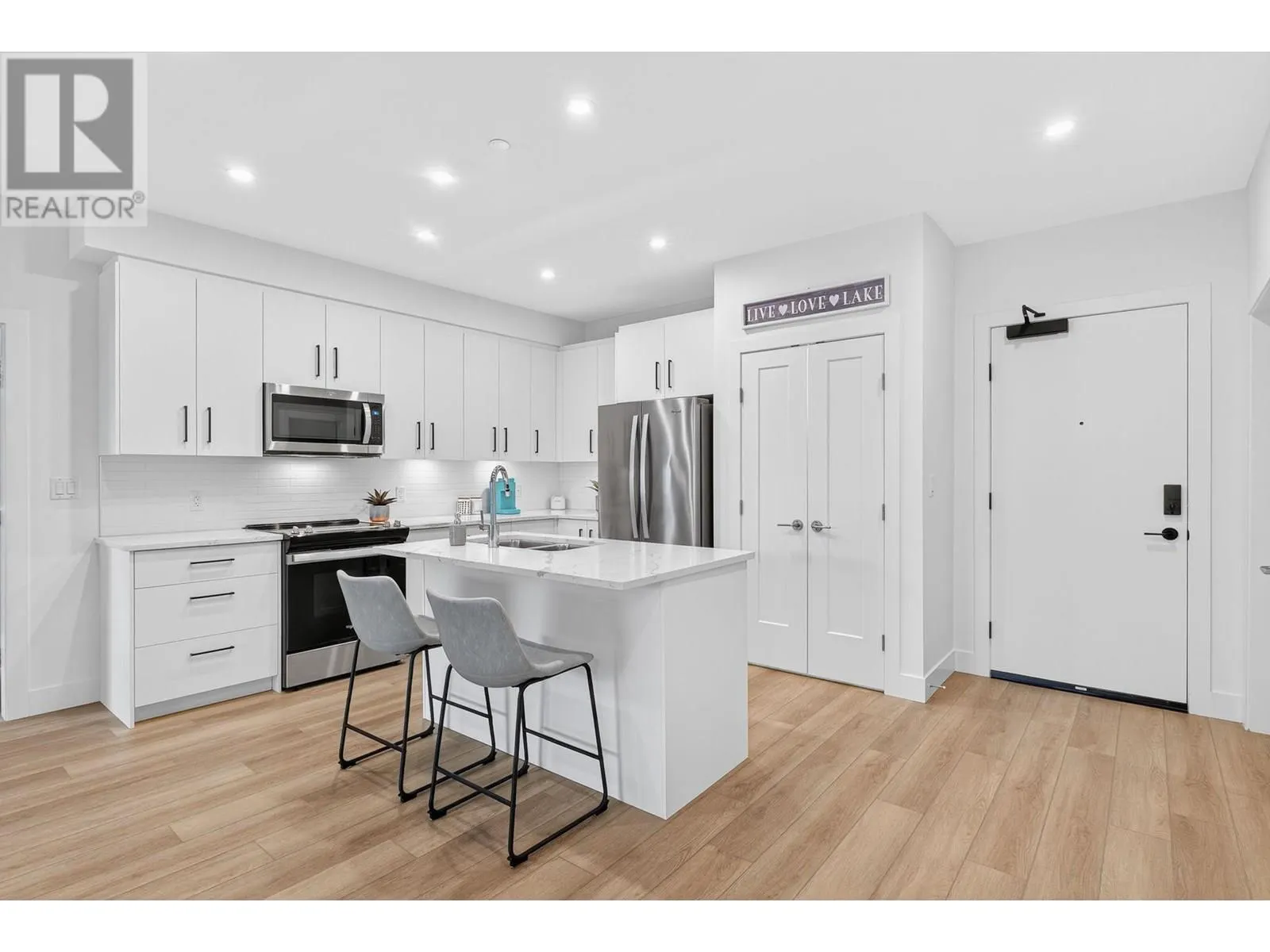 3434 Mckinley Beach Drive Unit# 108