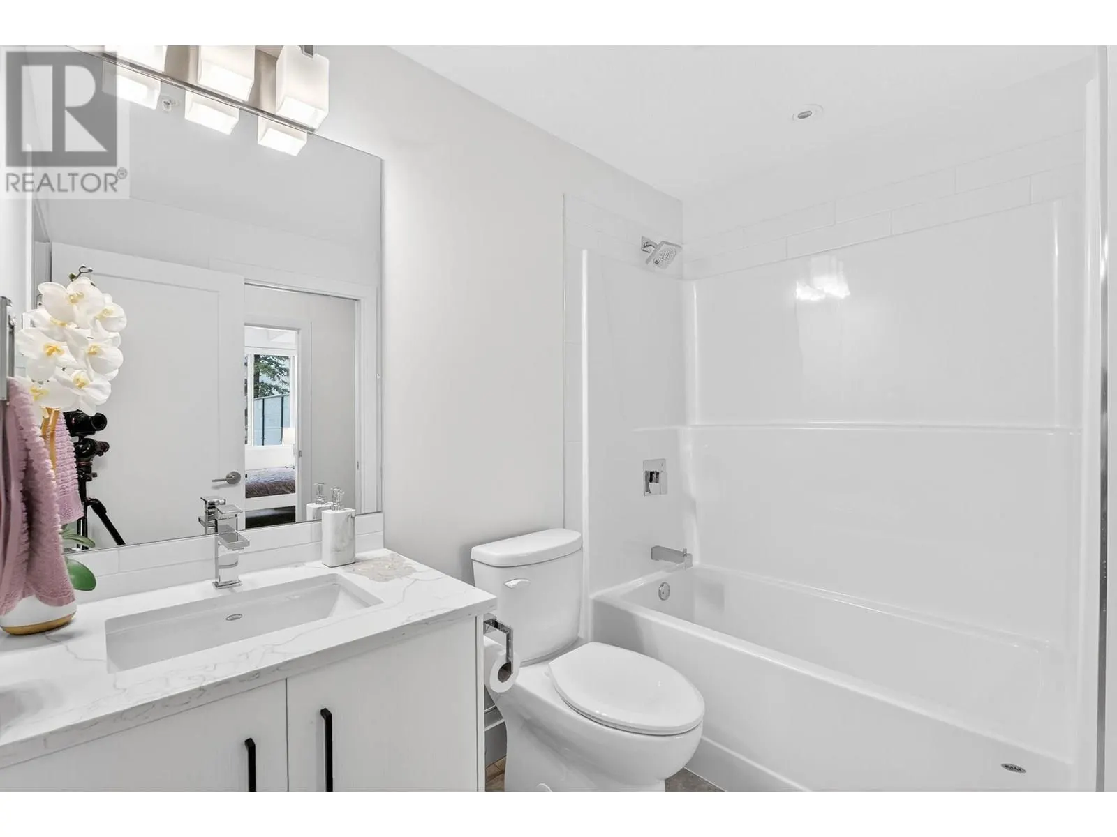 3434 Mckinley Beach Drive Unit# 108