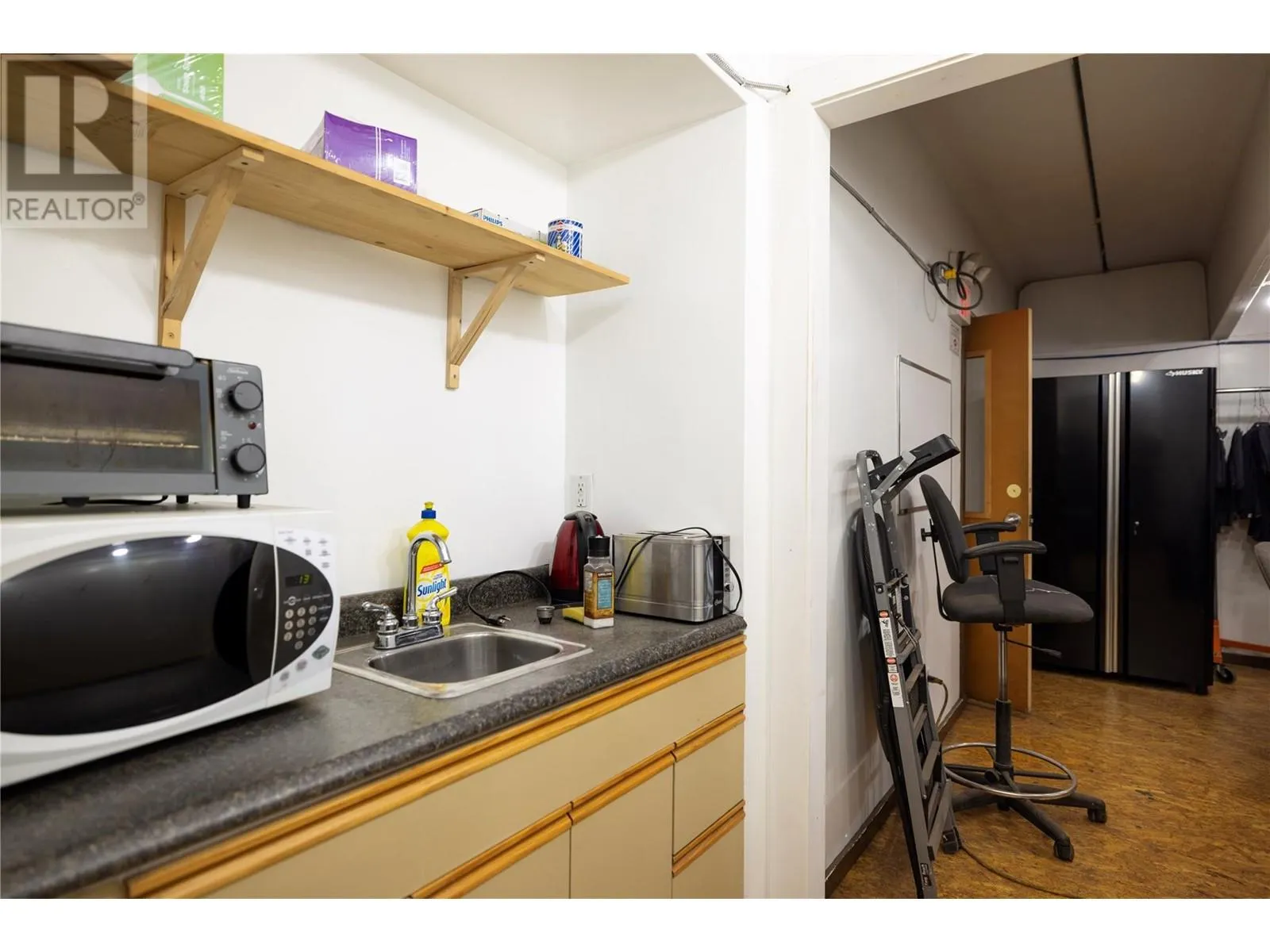 1710 Kosmina Road Unit# 101 & 102