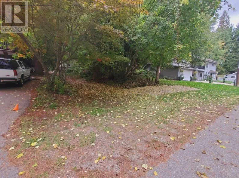 800 LYNNWOOD Crescent