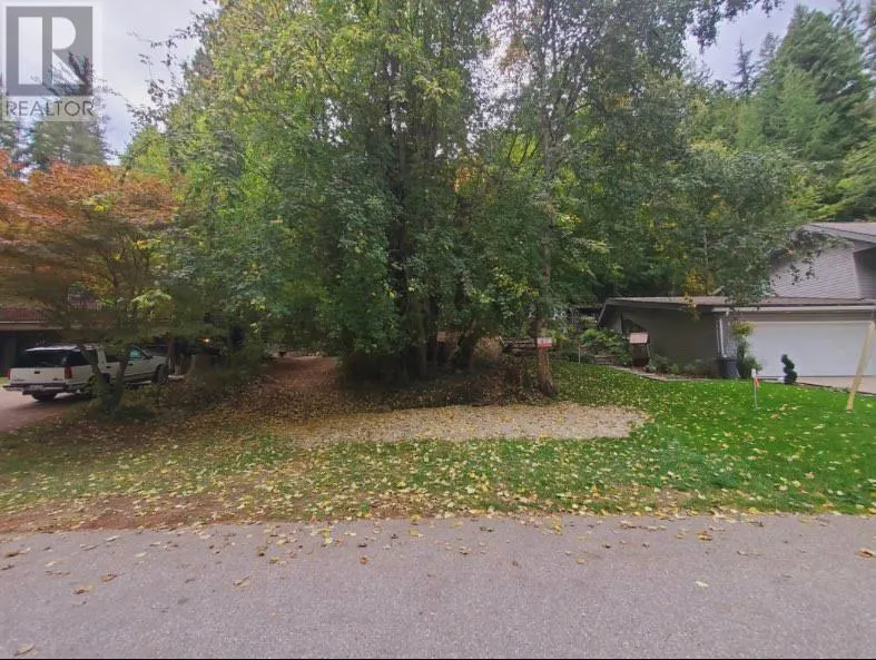 800 LYNNWOOD Crescent