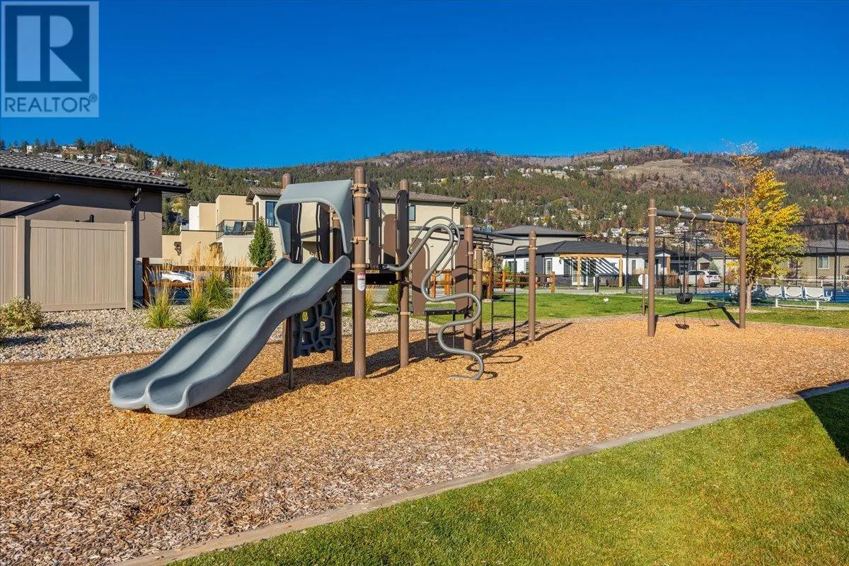 1657 Harbour View Crescent