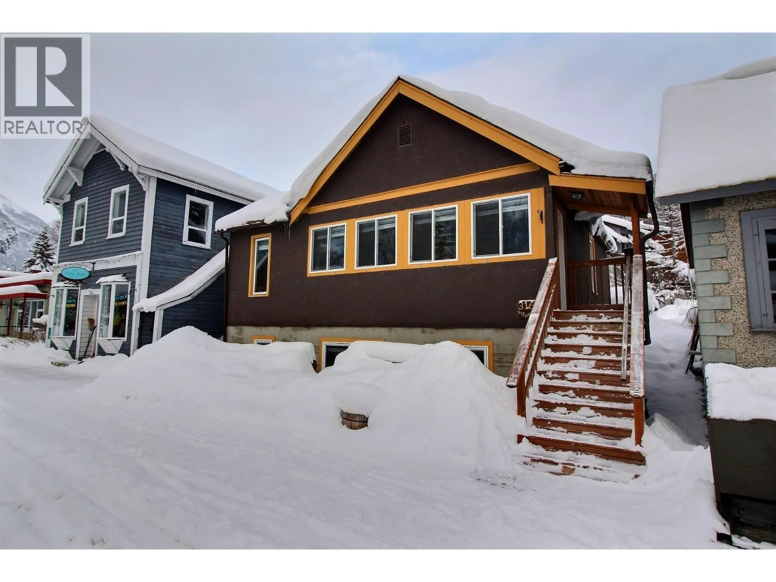 316 Stephen Avenue