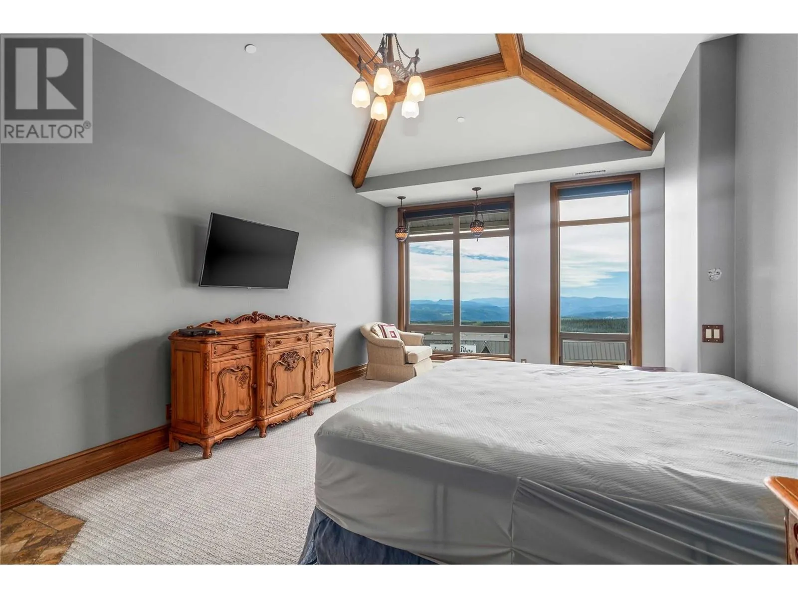 5335 Big White Road Unit# 408
