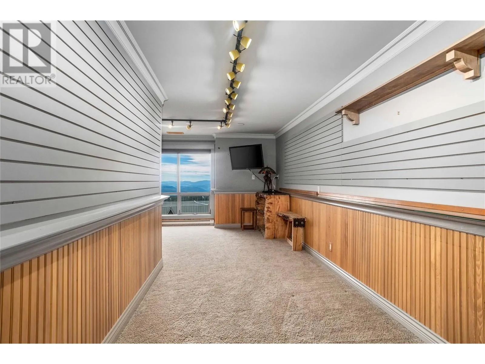 5335 Big White Road Unit# 408