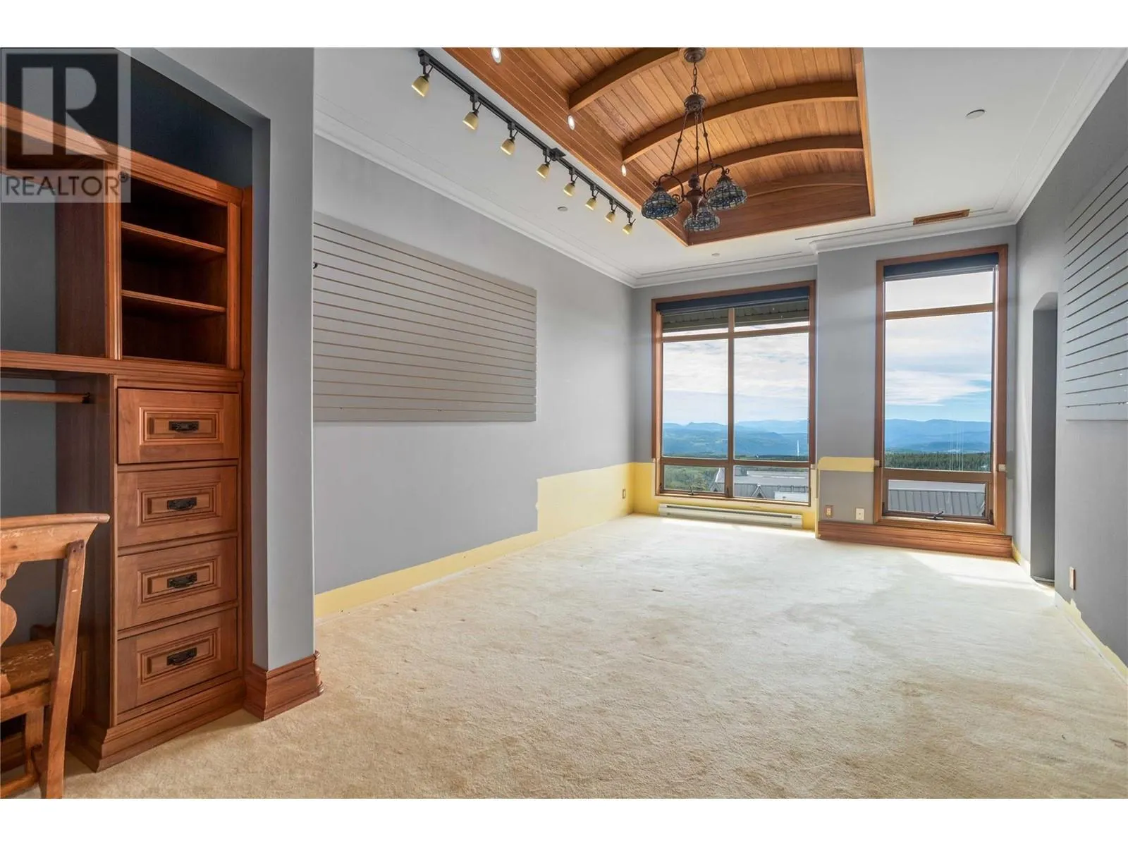 5335 Big White Road Unit# 408