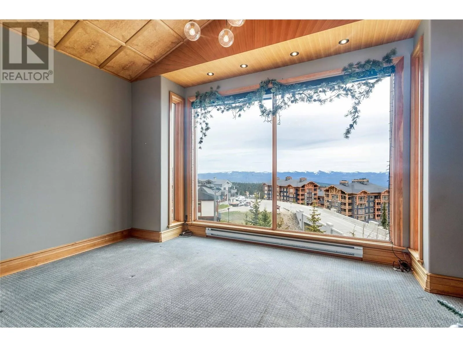 5335 Big White Road Unit# 408