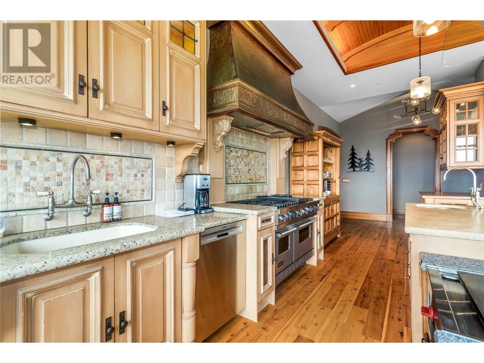 5335 Big White Road Unit# 408