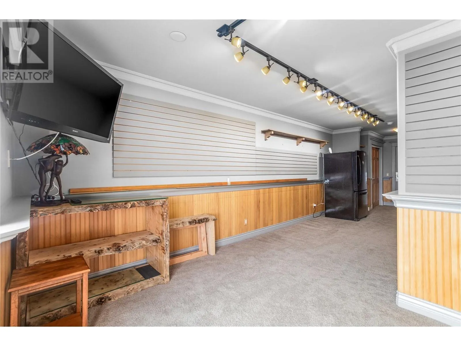 5335 Big White Road Unit# 408