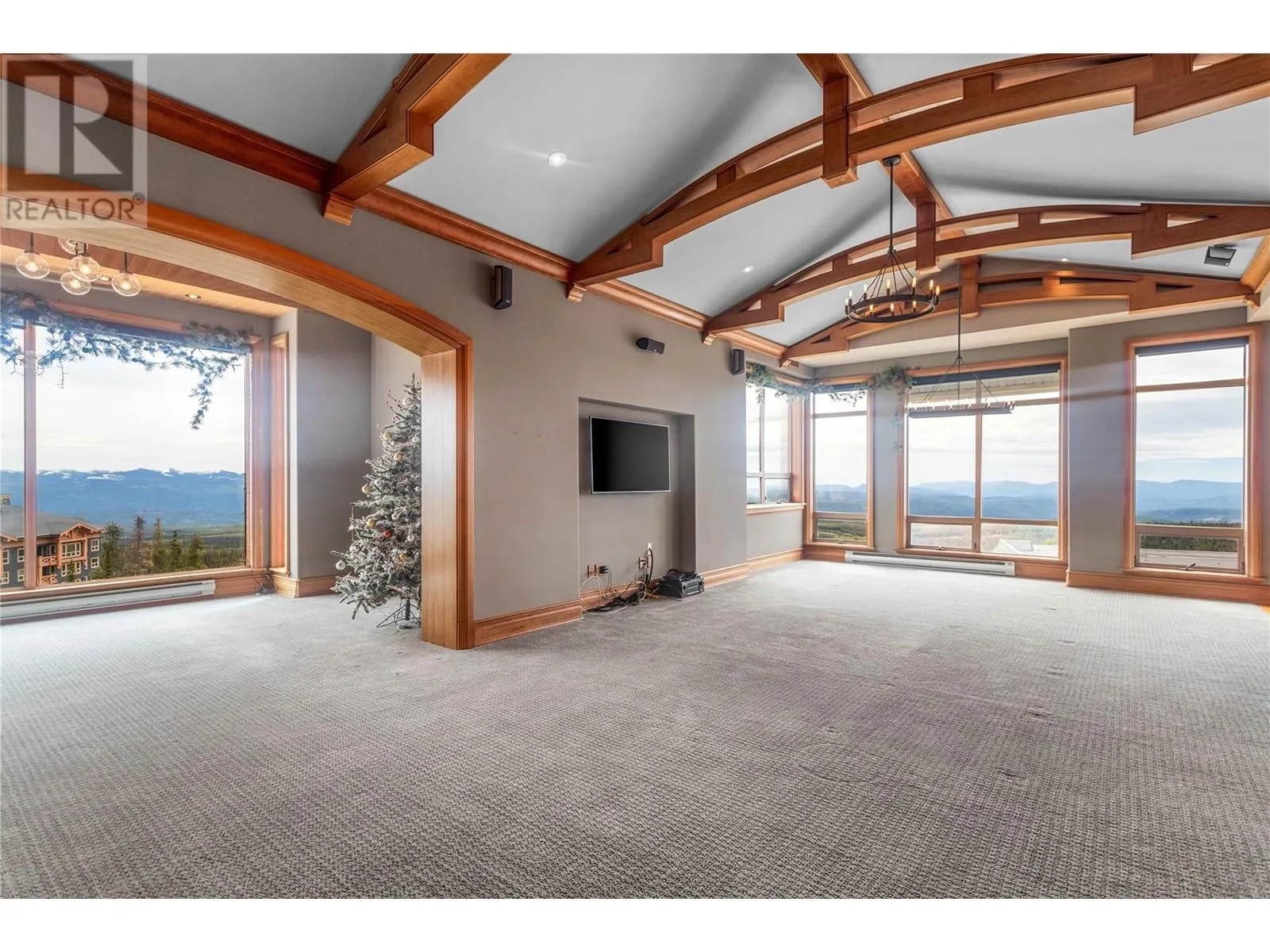5335 Big White Road Unit# 408