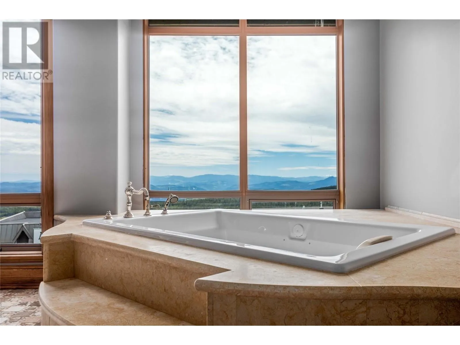 5335 Big White Road Unit# 408