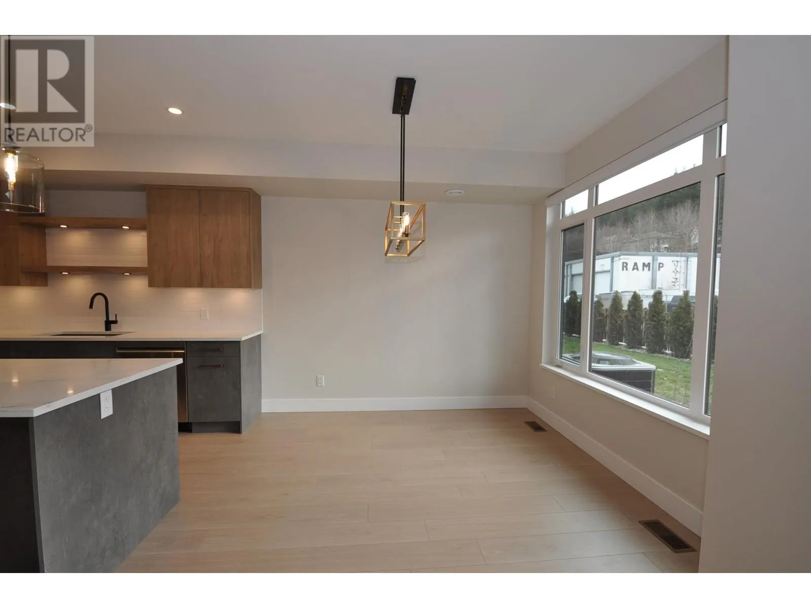 910 Lakeside Drive Unit# 401