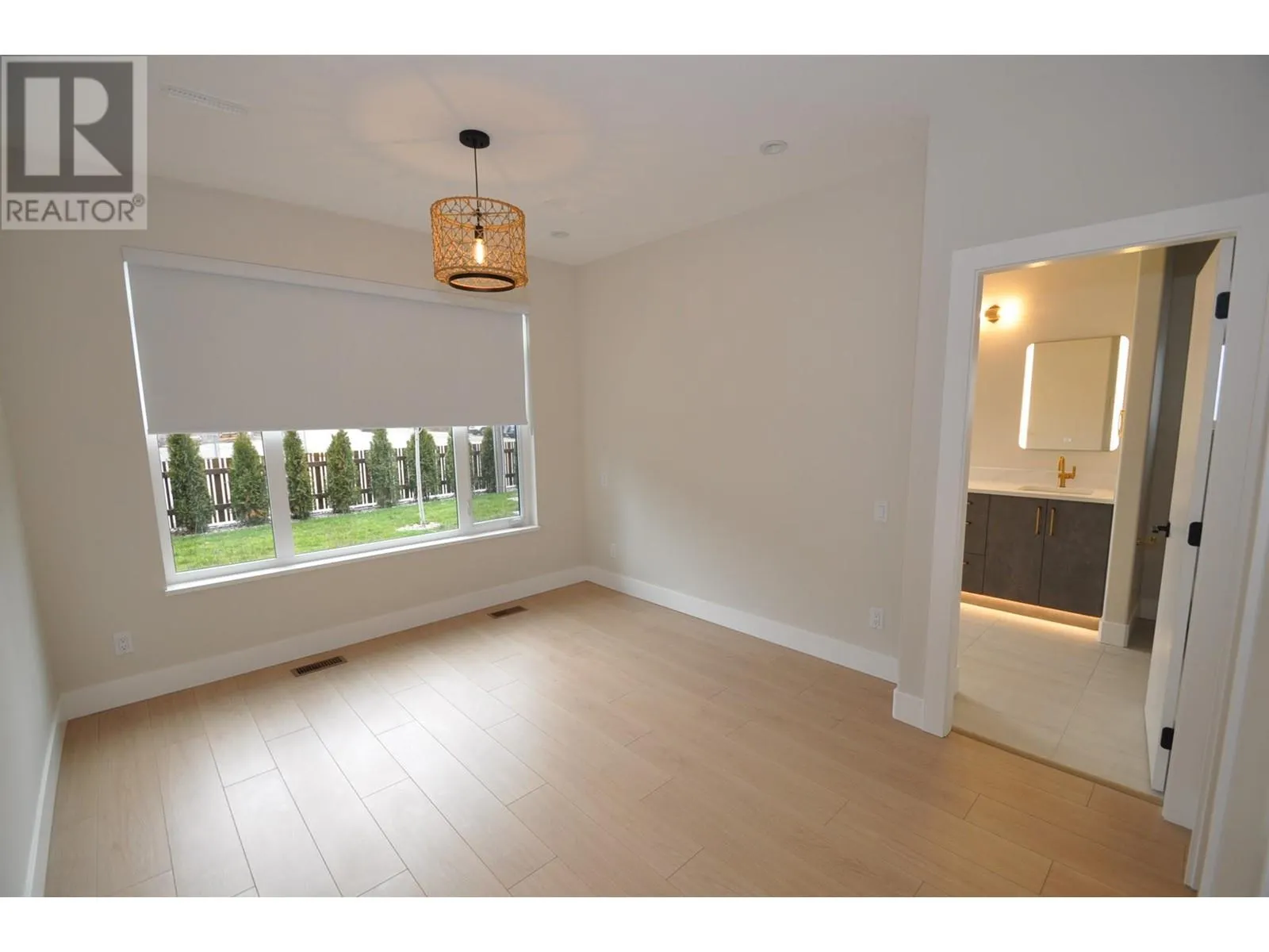 910 Lakeside Drive Unit# 401