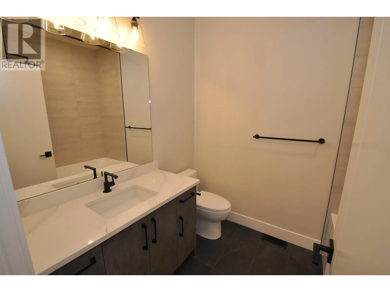 910 Lakeside Drive Unit# 401