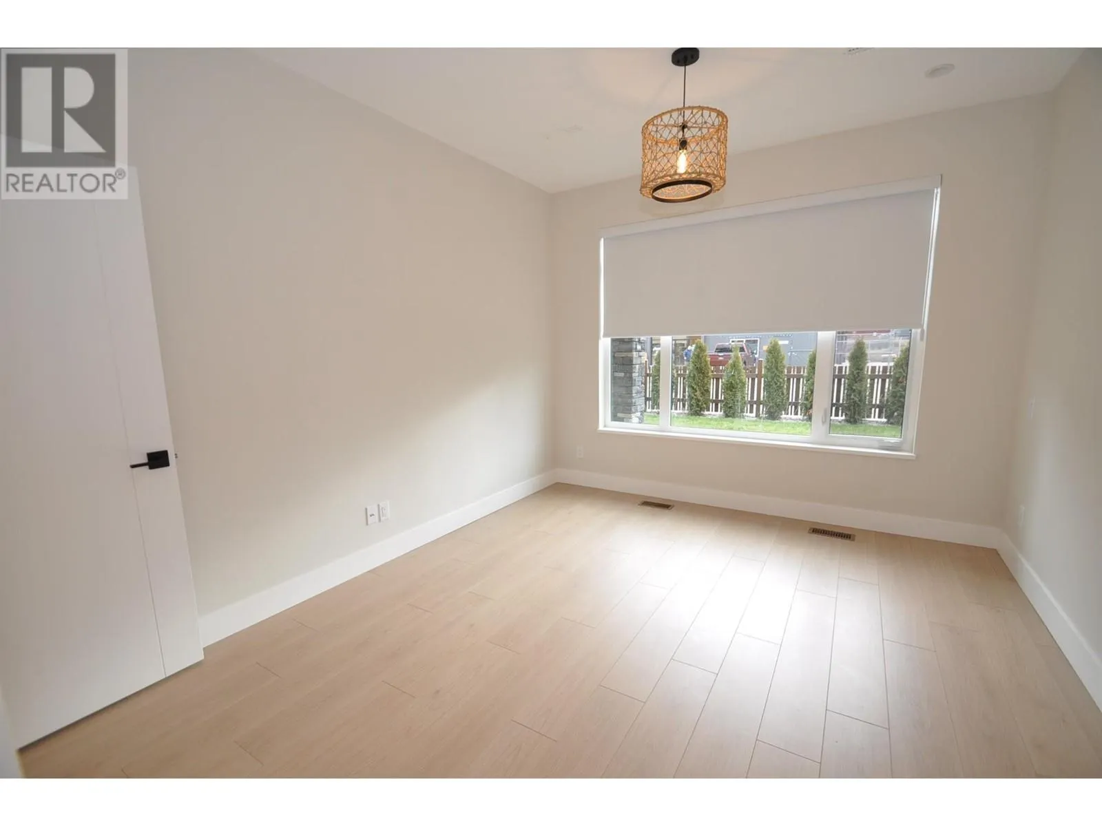 910 Lakeside Drive Unit# 401