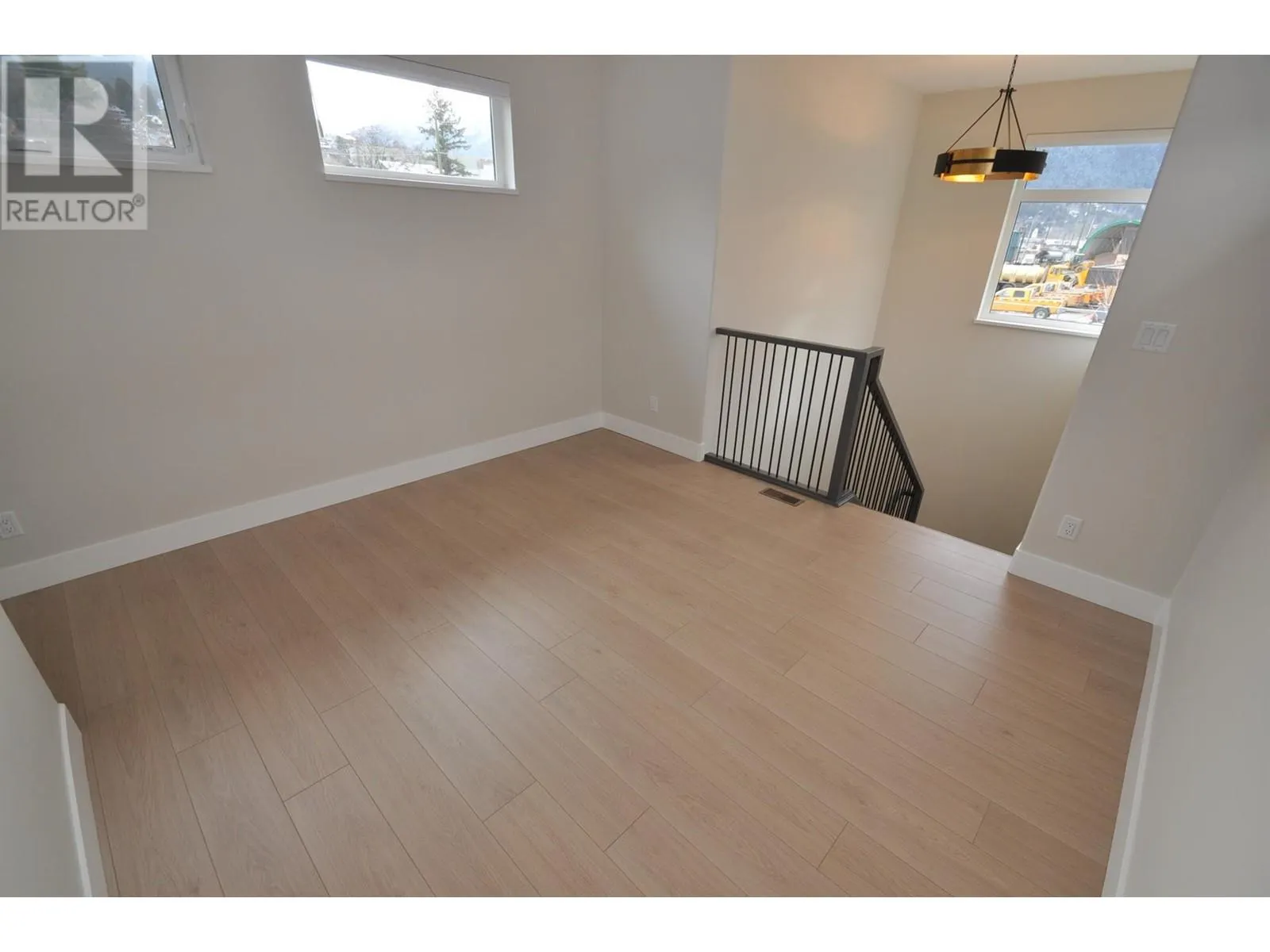910 Lakeside Drive Unit# 401