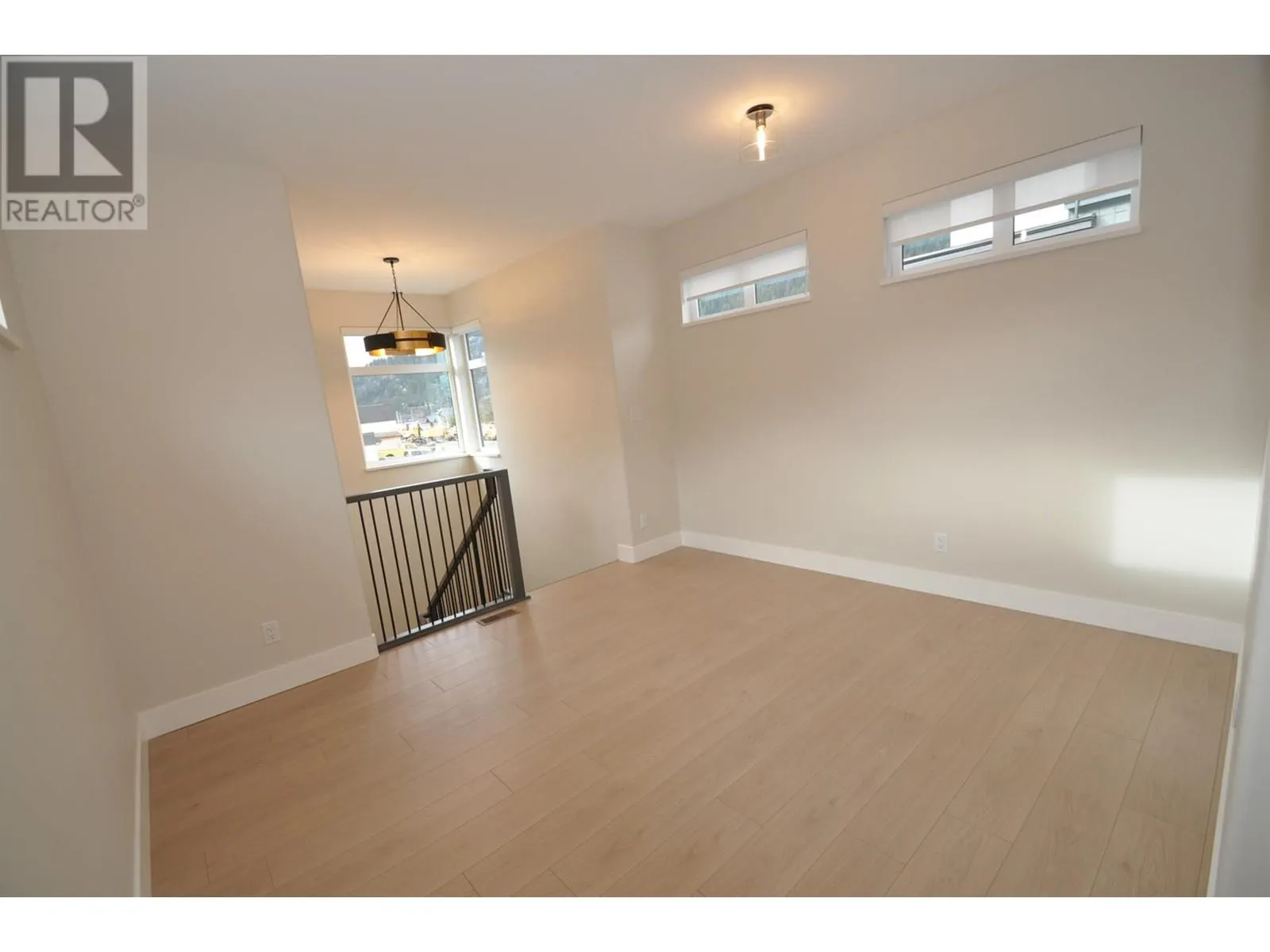 910 Lakeside Drive Unit# 401