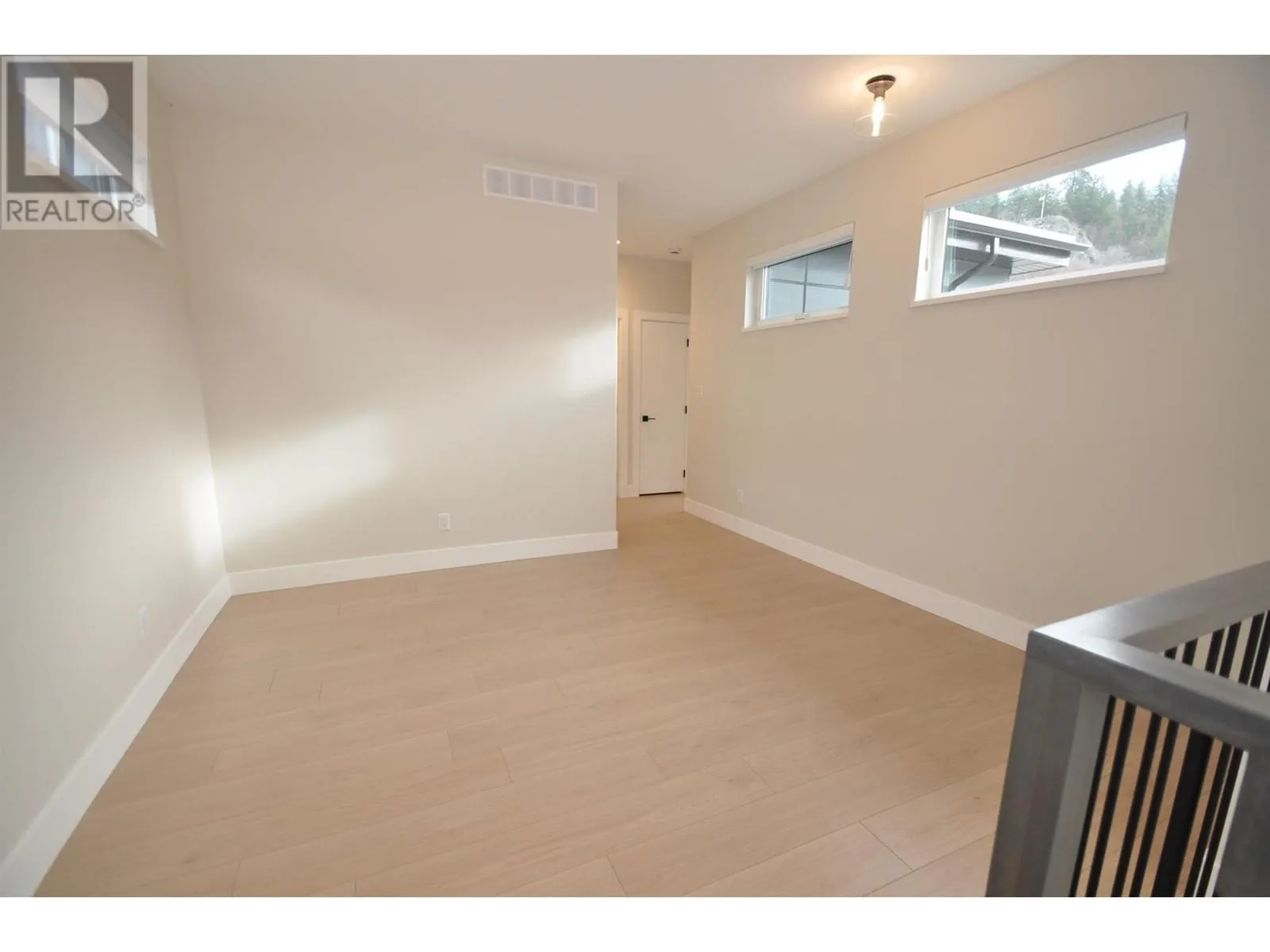 910 Lakeside Drive Unit# 401