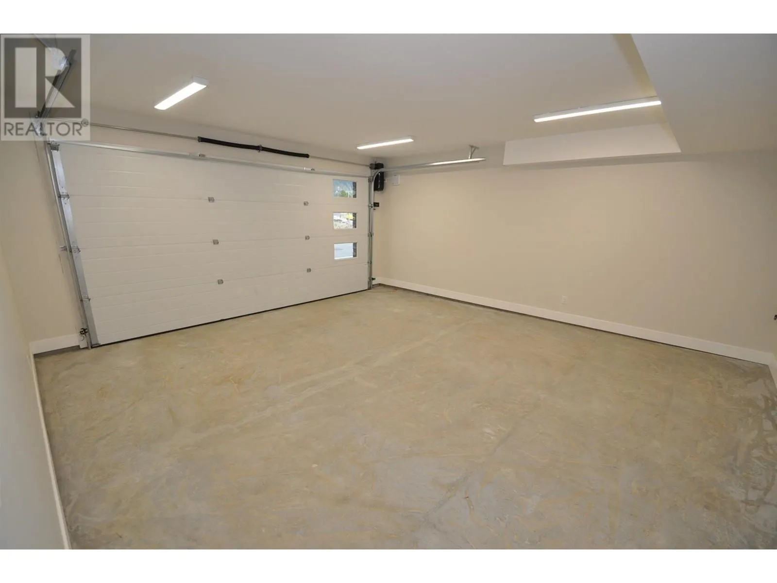 910 Lakeside Drive Unit# 401