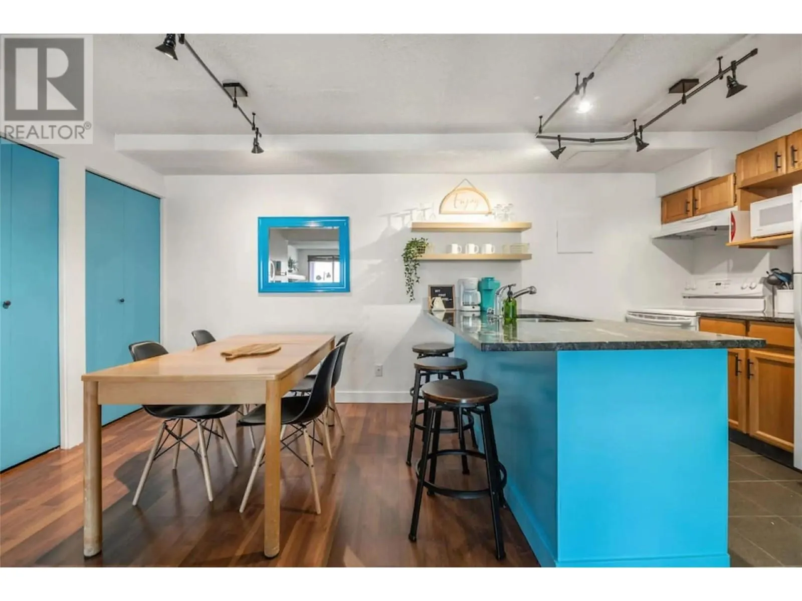 2030 PANORAMA Drive Unit# 504