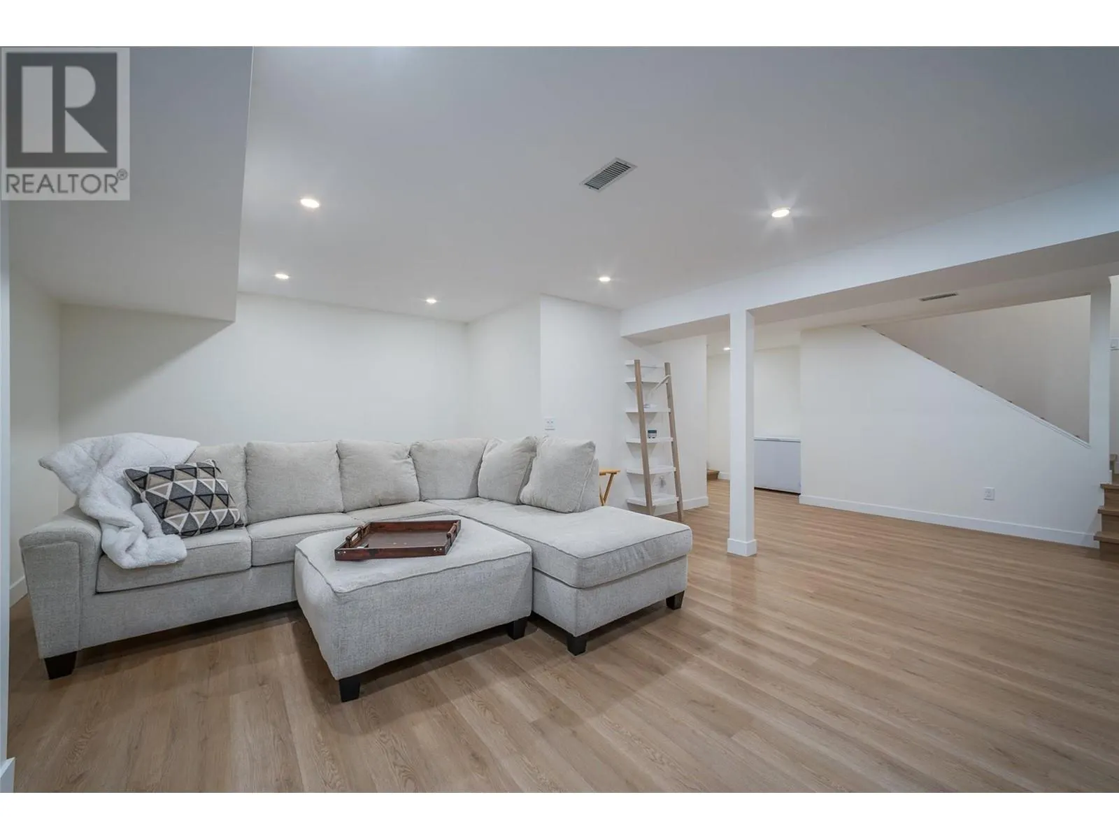 514 Hawes Court